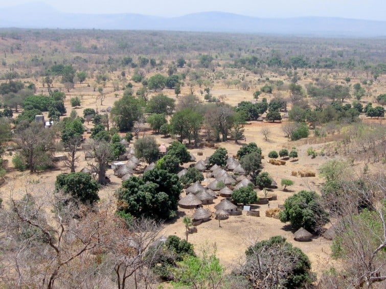 best-view-of-huts-in-kedougou-from-hillside-2